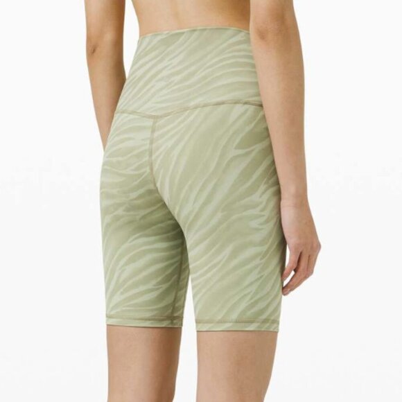 Lululemon Align Short 8" Le Tigre Camo Green Fern Multi - Picture 5 of 5